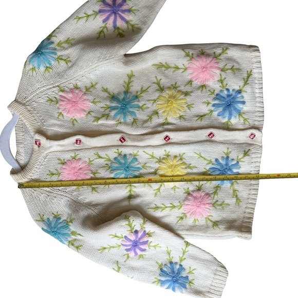 Vintage Hand-Knit Floral Embroidered Cardigan Sweater Cream Multicolor Size S/M - Picture 3 of 11